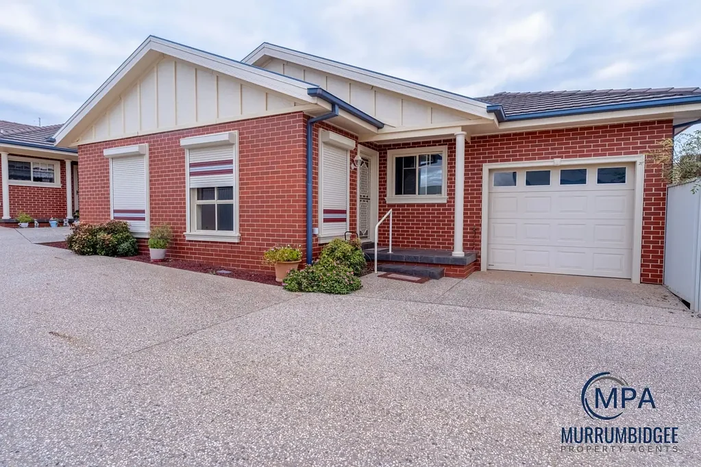Leeton 2침실 Warm and Inviting Central Property