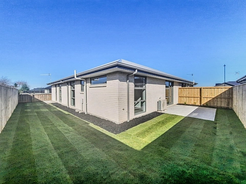 Back Unit 3 Bedroom Home In Rolleston