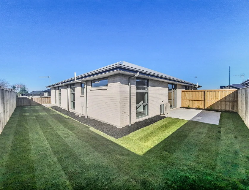 2/19 Harrison Drive, 11103, Canterbury, 3房, 2浴, 整租城市屋