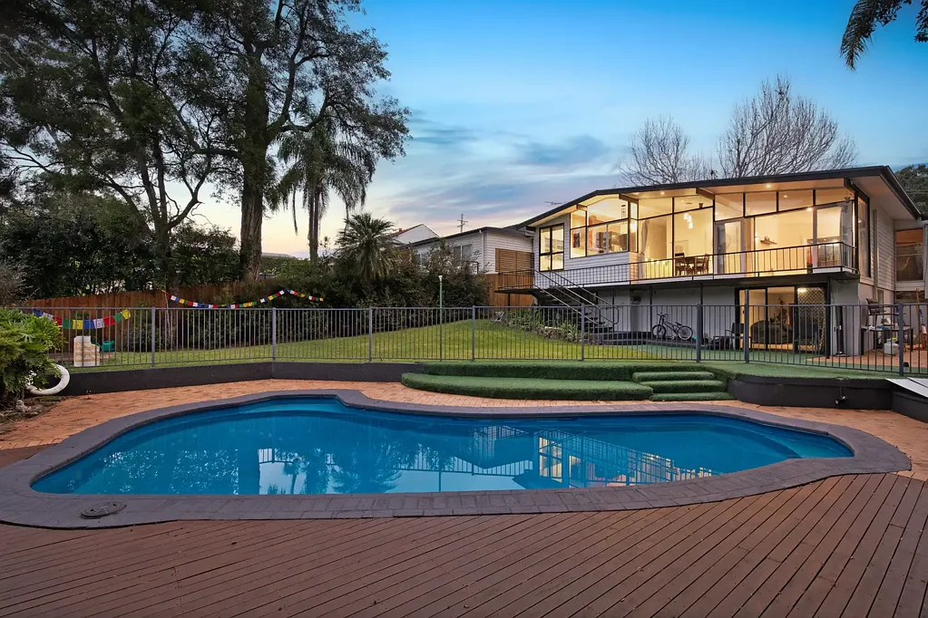Baulkham Hills 3Phòng ngủ Elevated Family Entertainer