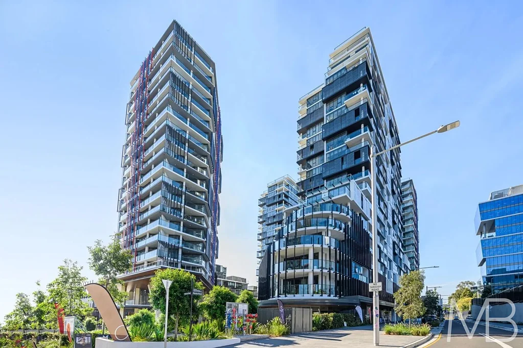 Furnished Luxury North-Facing Apartment Close To University & Metro