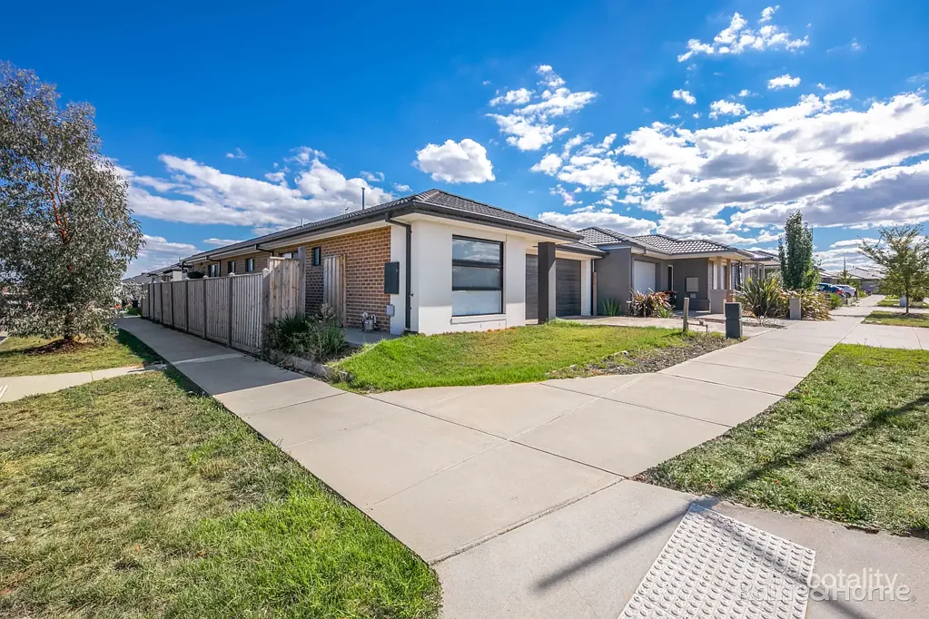 Modern & Low-Maintenance 3-Bedroom Family Home