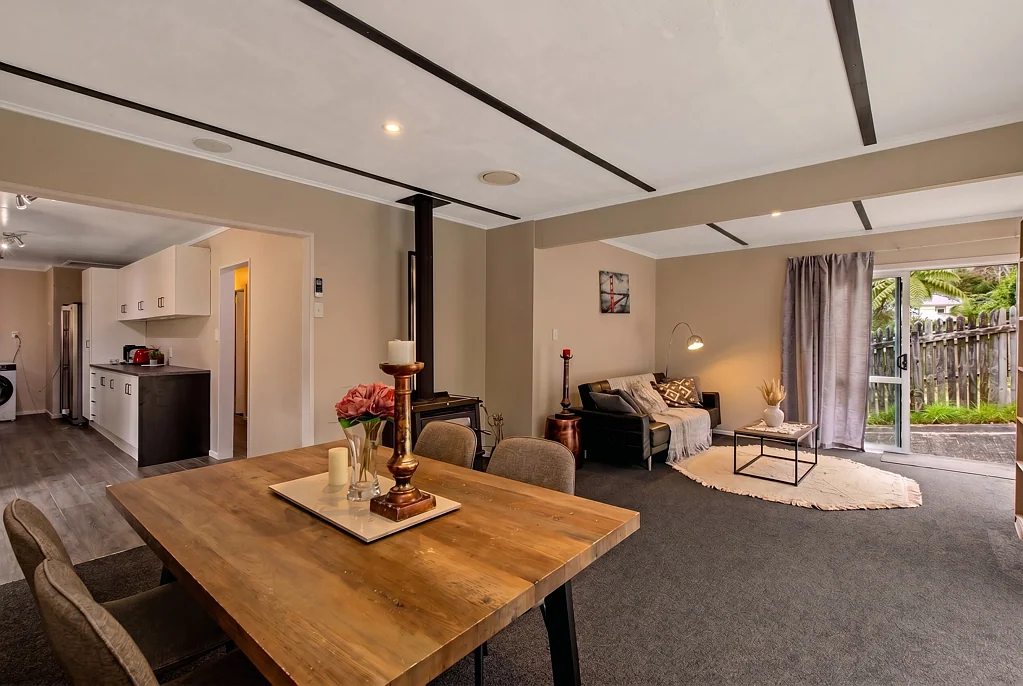 Stokes Valley 3 Slaapkamer Charming Family Home Awaits You!
