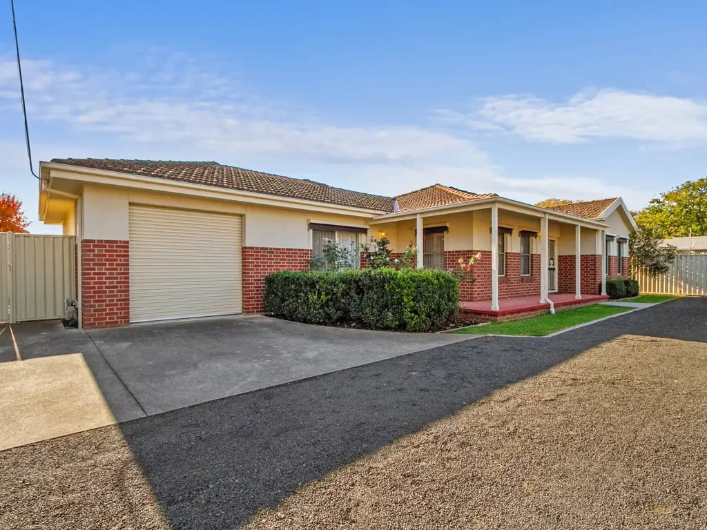 2/4 McMillan Street, Maffra, VIC 3860
