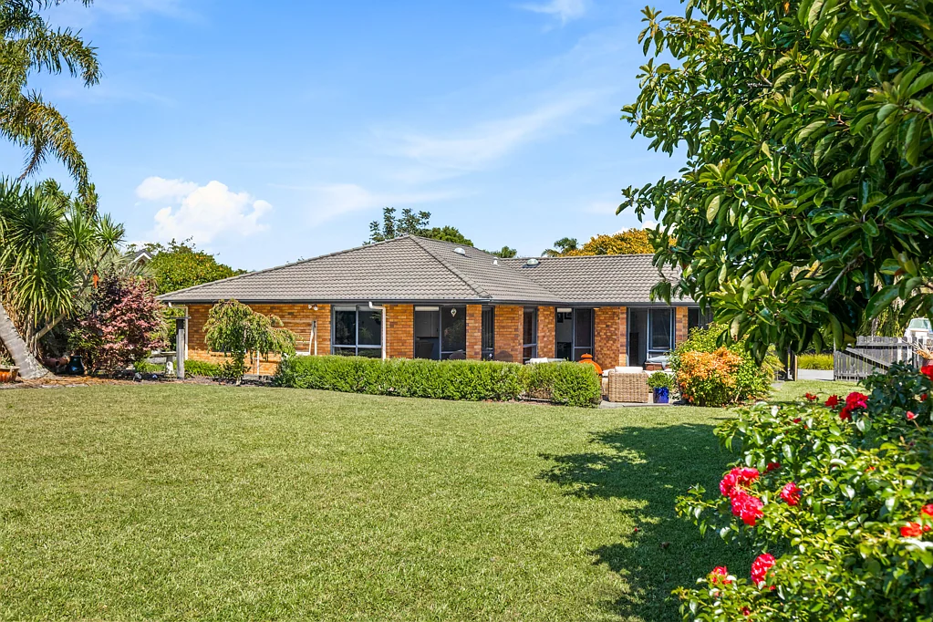 49 Sunny Crescent, Huapai, Rodney, Auckland
