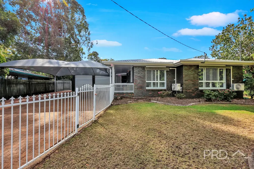 Point Vernon 3 Slaapkamer RENOVATED WHEELCHAIR ACCESSIBLE BATHROOM - BIG BRICK HOME  - 1056 m2 - 6m x 10m SHED WITH POWER - QUIET CUL DE SAC - AROUND 500 METRES TO GATAKERS BAY