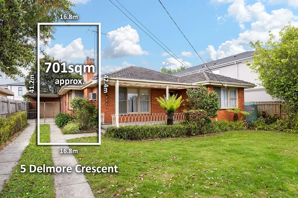 Glen Waverley 3कमरा DRESS CIRCLE POTENTIAL IN PRIZED SCHOOL ZONES!