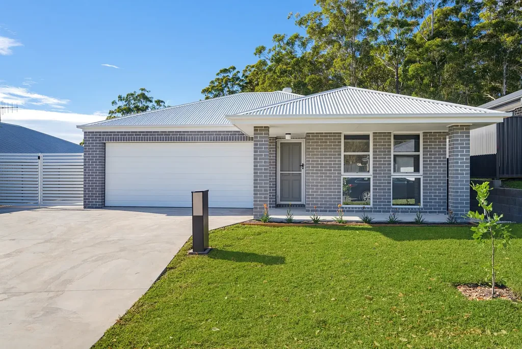 Port Macquarie 4Habitaciones BRAND-NEW FAMILY HOME IN A PEACEFUL, CONVENIENT SETTING