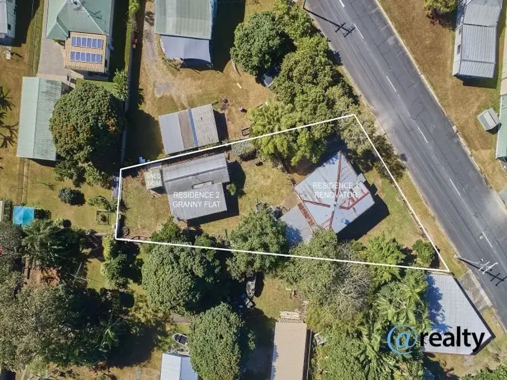 Gordonvale 5chambre Opportunity for Abundance – 2 Dwellings on ¼ acre