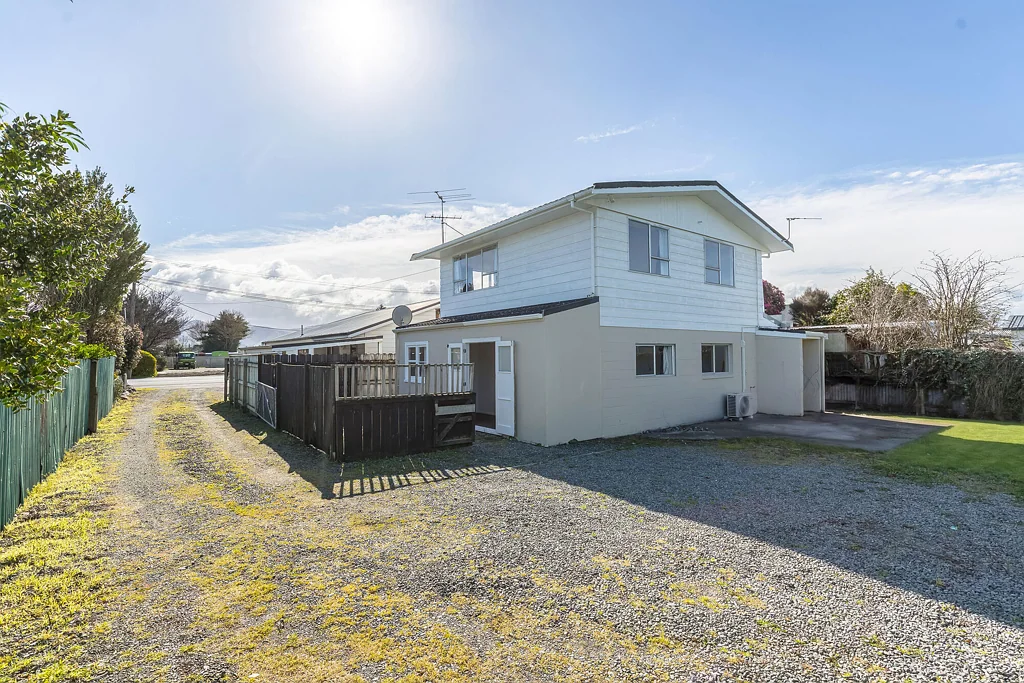 Carterton 4कमरा A blank canvas with plenty of potential