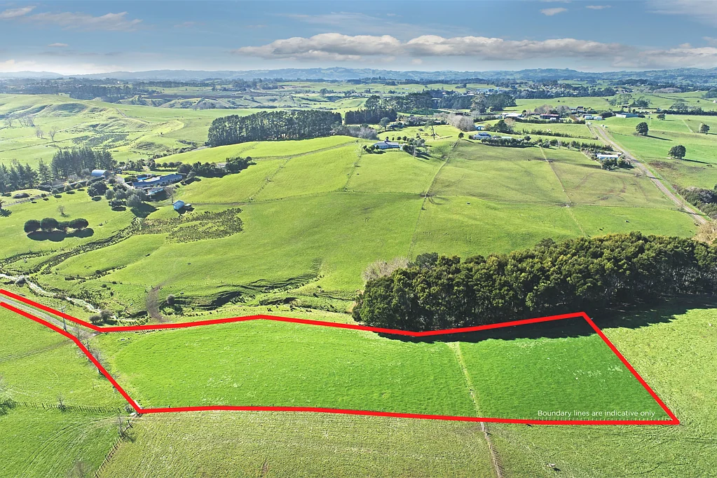 Patumahoe Country lifestyle awaits - elevated 1.05ha section