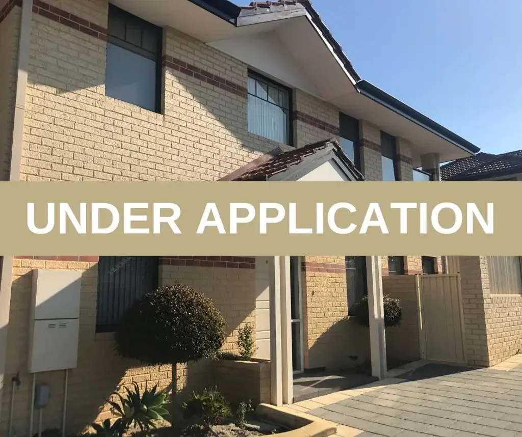 Spacious Two-Storey Townhouse in a Prime Como Location