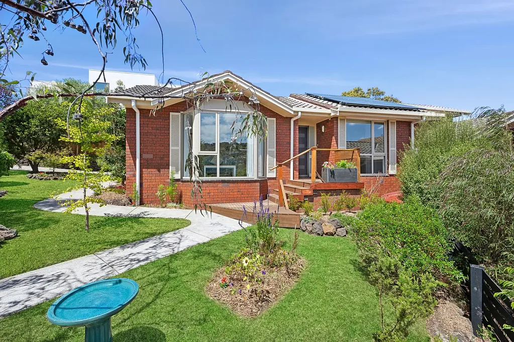 11 Ardlui Drive, Newtown, VIC 3220