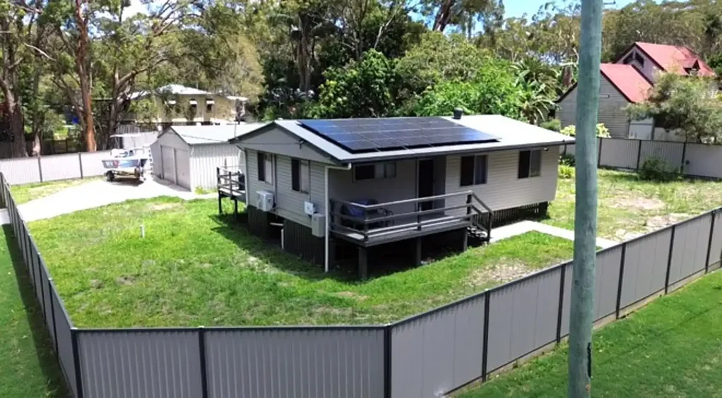 Macleay Island 3ਬੈੱਡਰੂਮ Just renovated on huge block