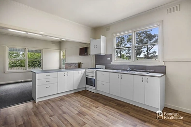 Kitchen - 21 Kendall Street, Spring Gully, VIC 3550