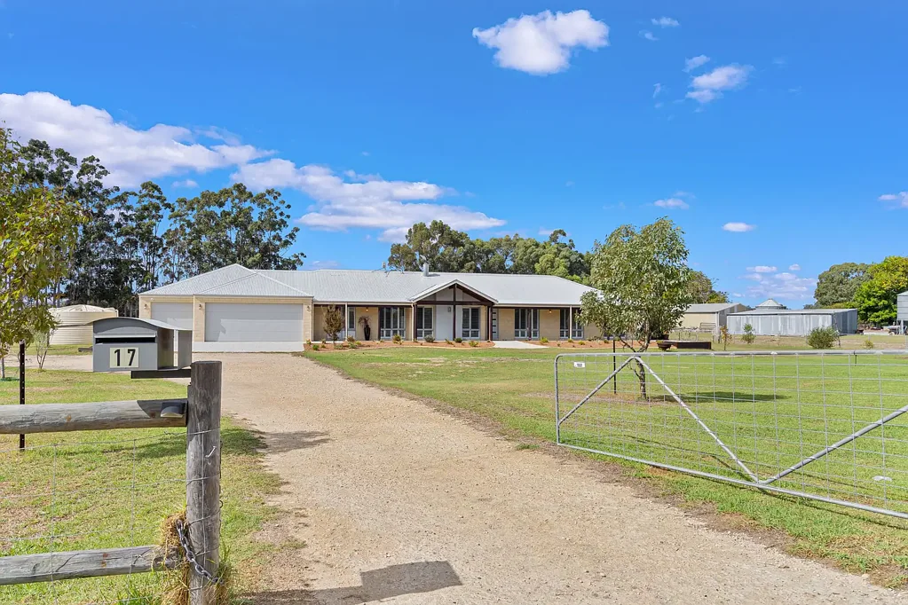 17 Rollins Retreat, North Dandalup, WA 6207