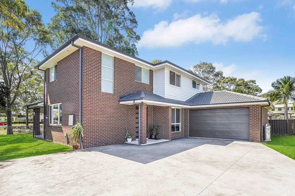 South Penrith 5 Bedroom NEAR NEW GJ GARDENER BUILD IN SOUTH PENRITH