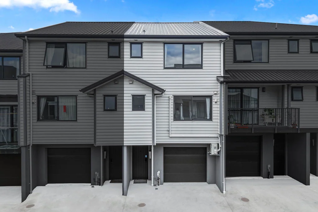 10 Peony Mews, Oteha, North Shore City, Auckland