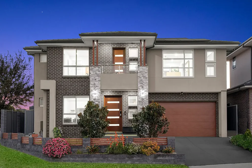 Riverstone 5 Bedroom Stunning Custom-Built Family Home with Ideal North-East Aspect