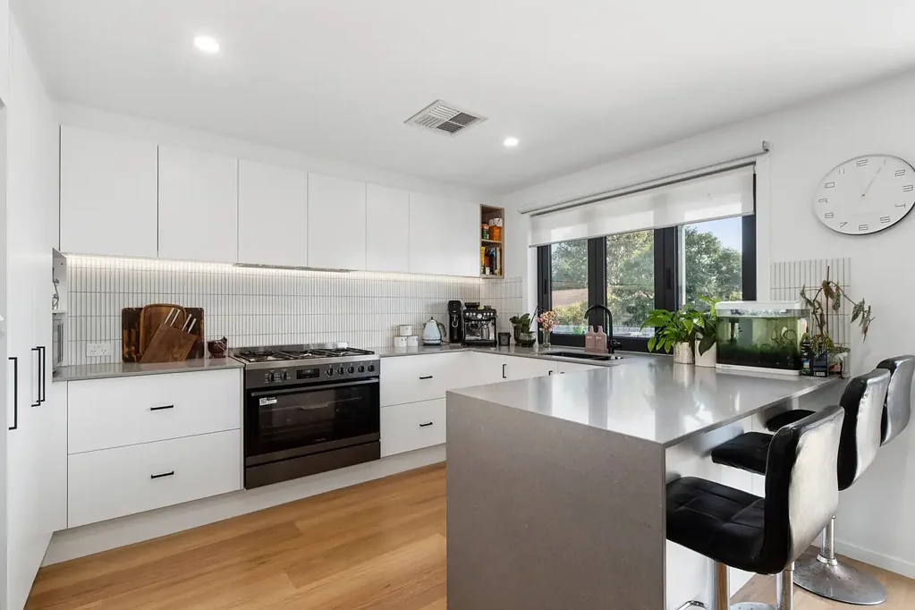 Frankston North 3બેડરૂમ Turn-Key Living with Premium Upgrades Throughout