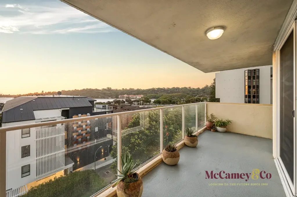 South Perth 2房  ENJOY AMAZING SUNSETS!