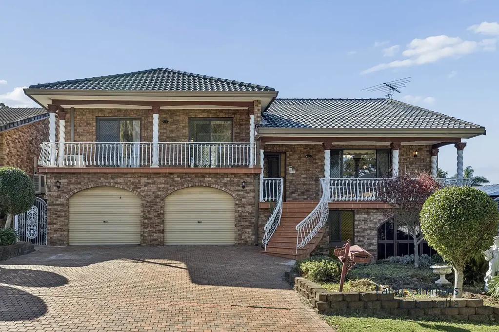 Bonnyrigg 5房 静街优质错层家庭住宅 Quality Built Split-Level Family Home in a Peaceful Cul-de-Sac