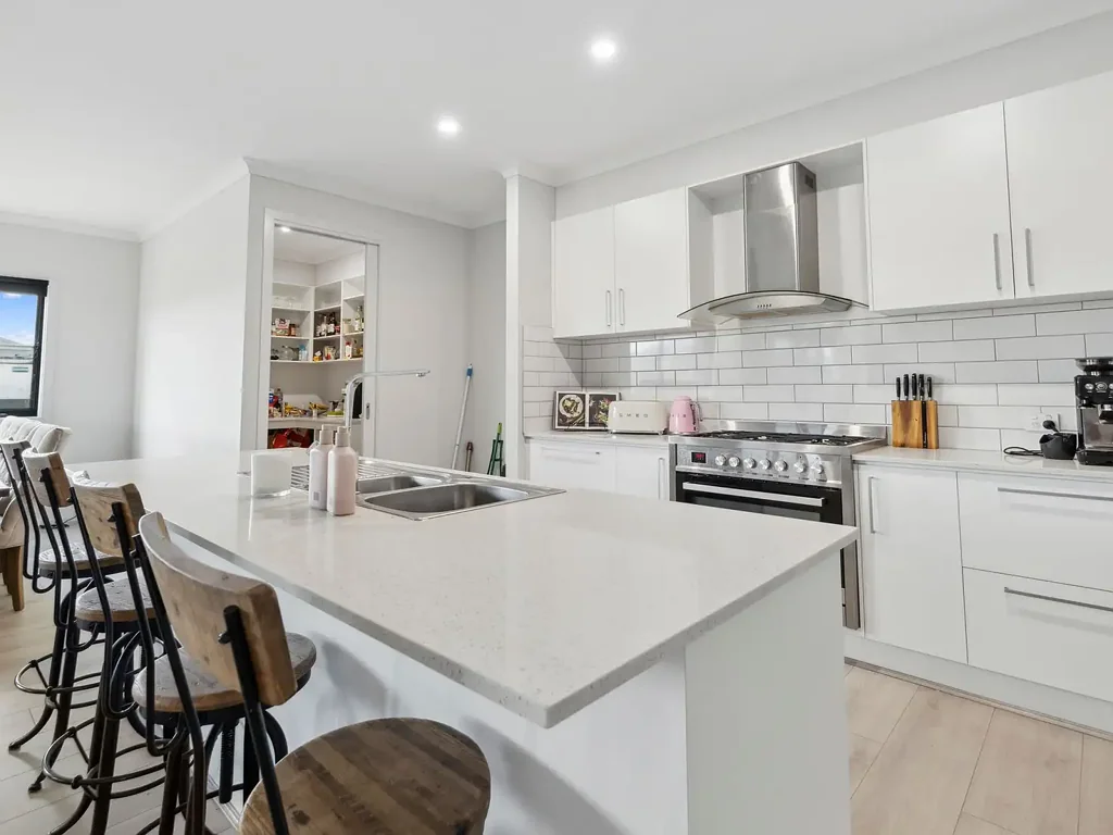 Wonthaggi 4房  LARGE FAMILY HOME ON LARGE BLOCK IN POWLETT RIDGE
