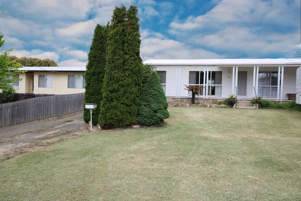 24 Iris Street, Bombala, NSW 2632