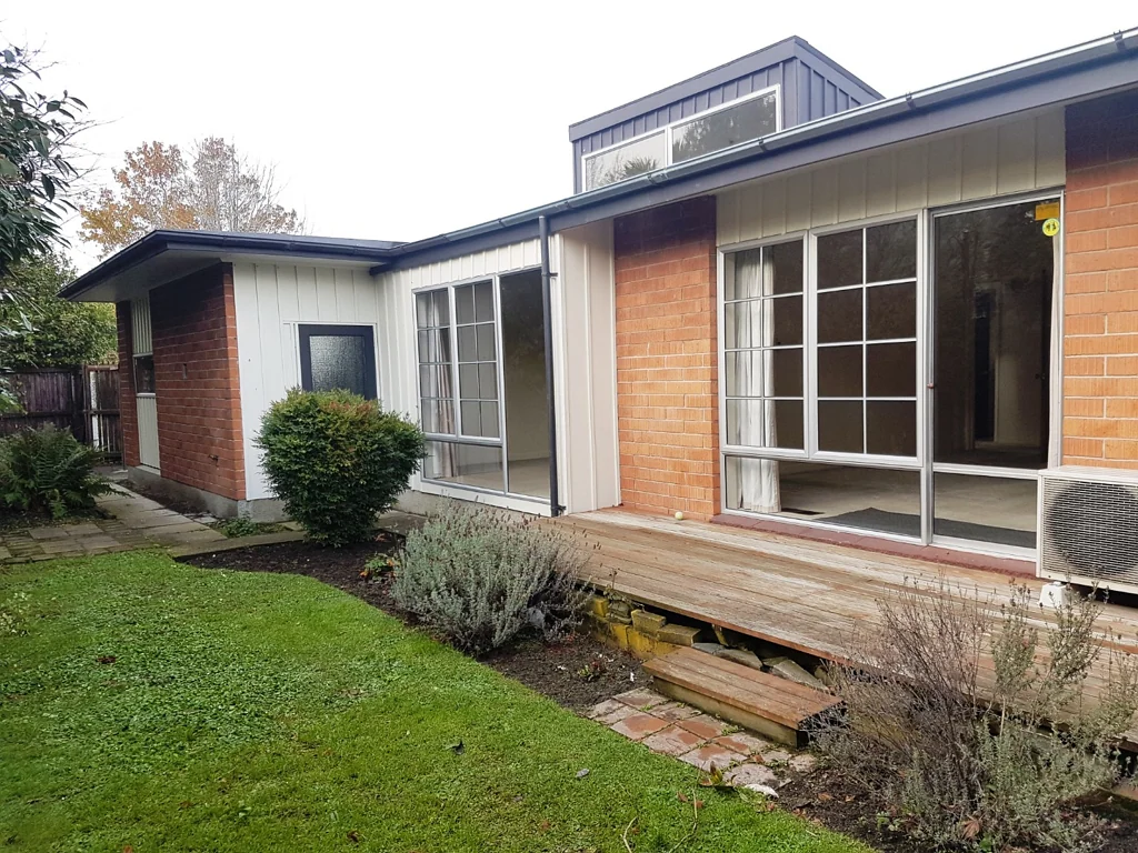 Sunny And Spacious Two Bedroom Home