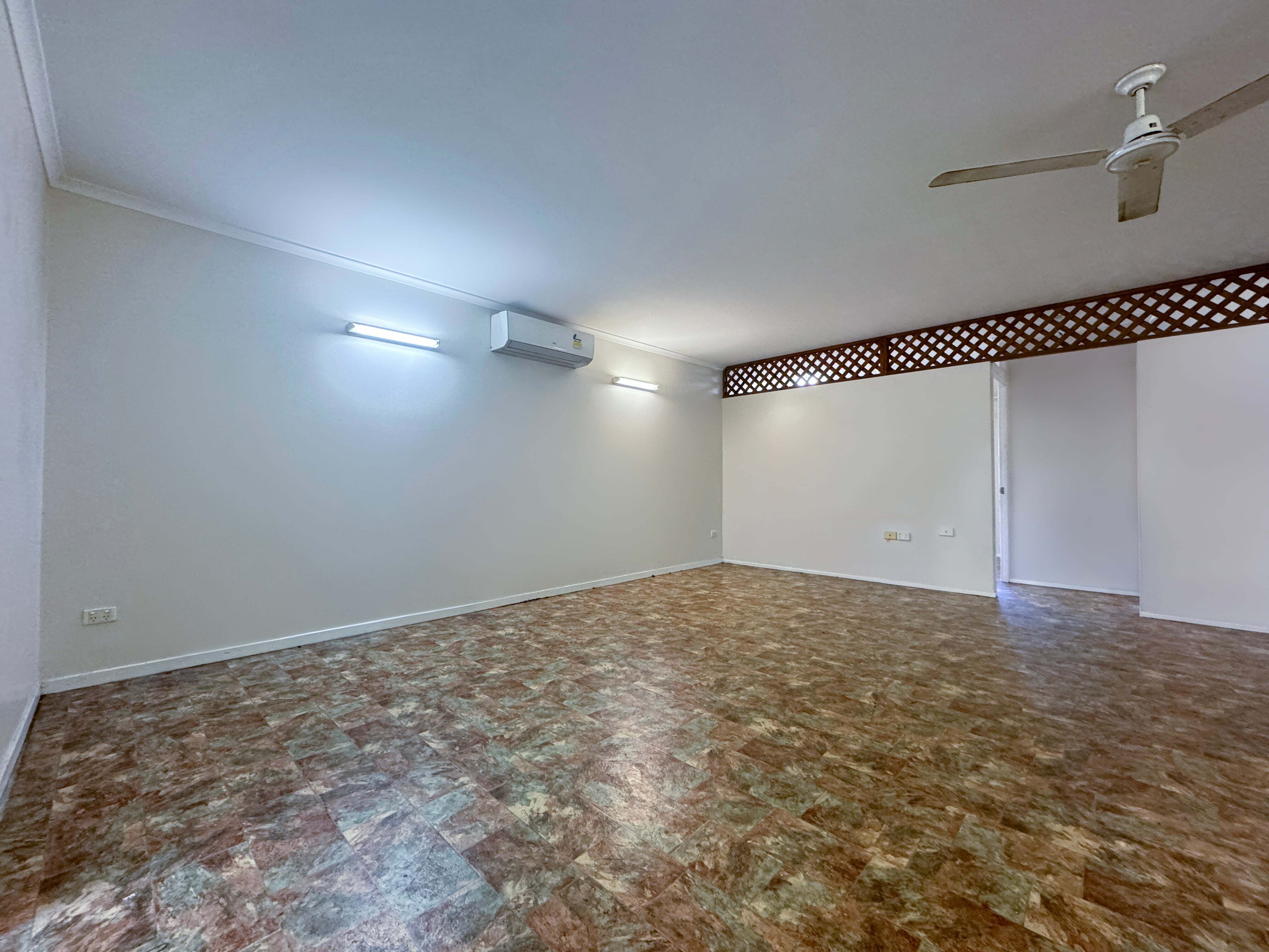 19 WEBB CT, BINGIL BAY QLD 4852, 0 침실, 0 욕실, House