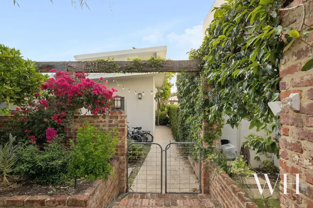 Effortless South Fremantle Studio Living!