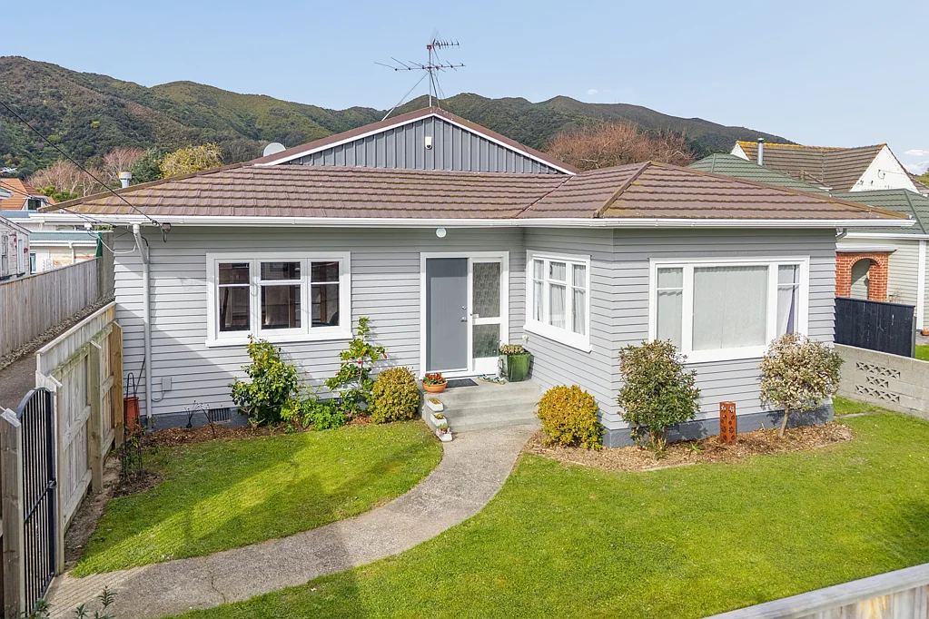 Waterloo 3Phòng ngủ Owners Have Purchased - This Home Must Be Sold!