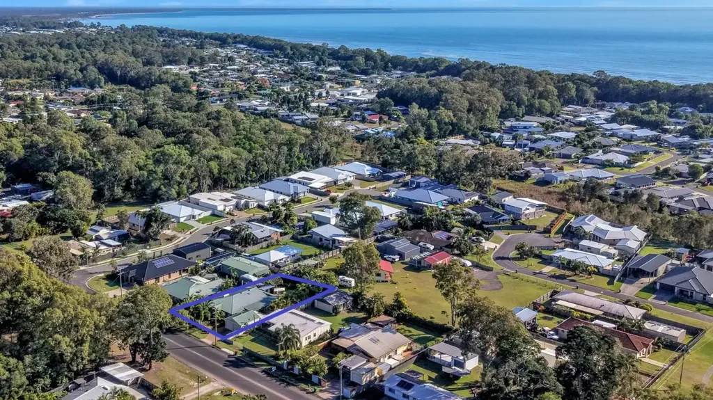 Toogoom 3Kwarto Private Coastal Retreat With Pool, Gardens And Room To Entertain