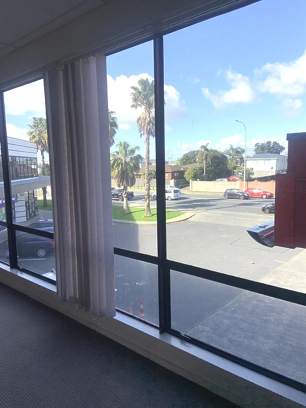 Te Atatu South  Bright sunny offices available now