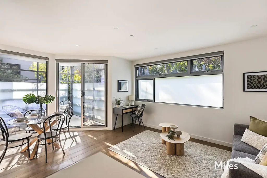 Heidelberg 2 Bedroom Secluded & Sunlit Only Steps To Burgundy Street