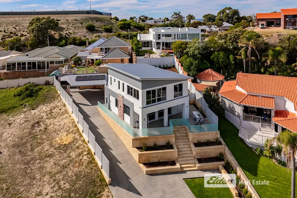 Bunbury 4 Bedroom MODERN COASTAL LUXURY WITH OCEAN VIEWS