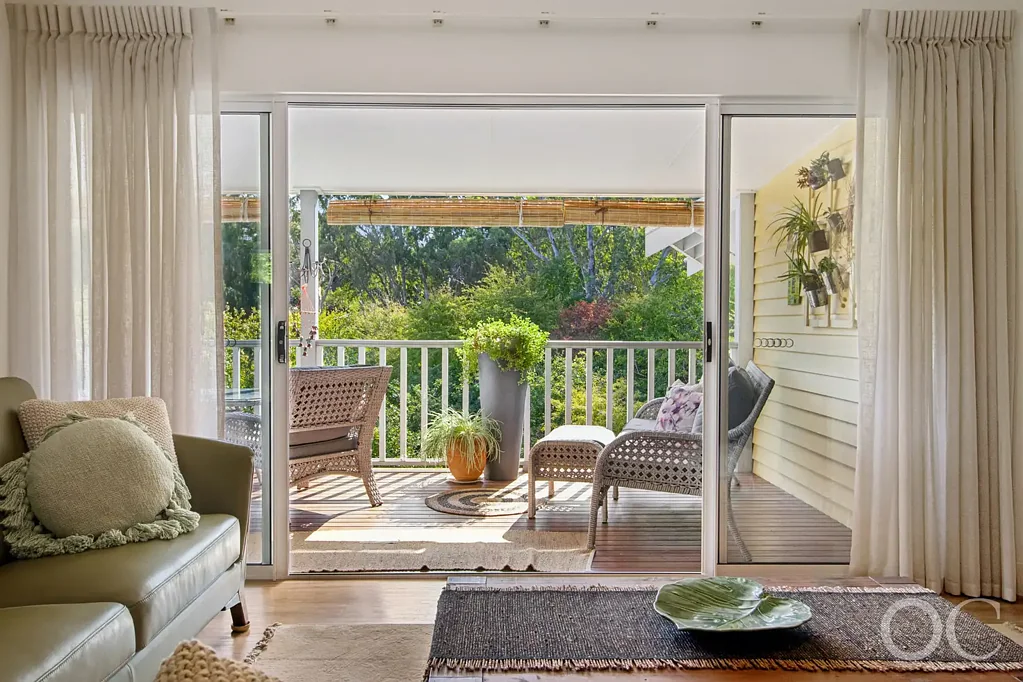 Clarendon 3Habitaciones Open the Door to Elevated Country Living