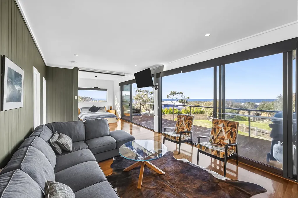 Anglesea 3房  COASTAL VIEWS, MODERN CHARM & ENDLESS APPEAL
