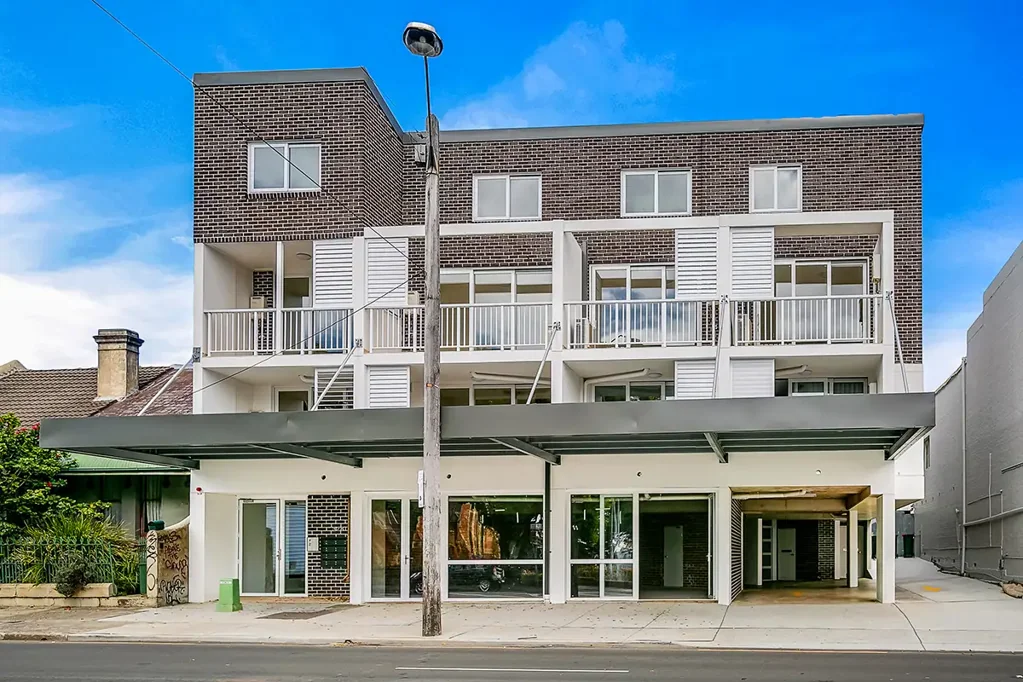 SPACIOUS STUDIO APARTMENT