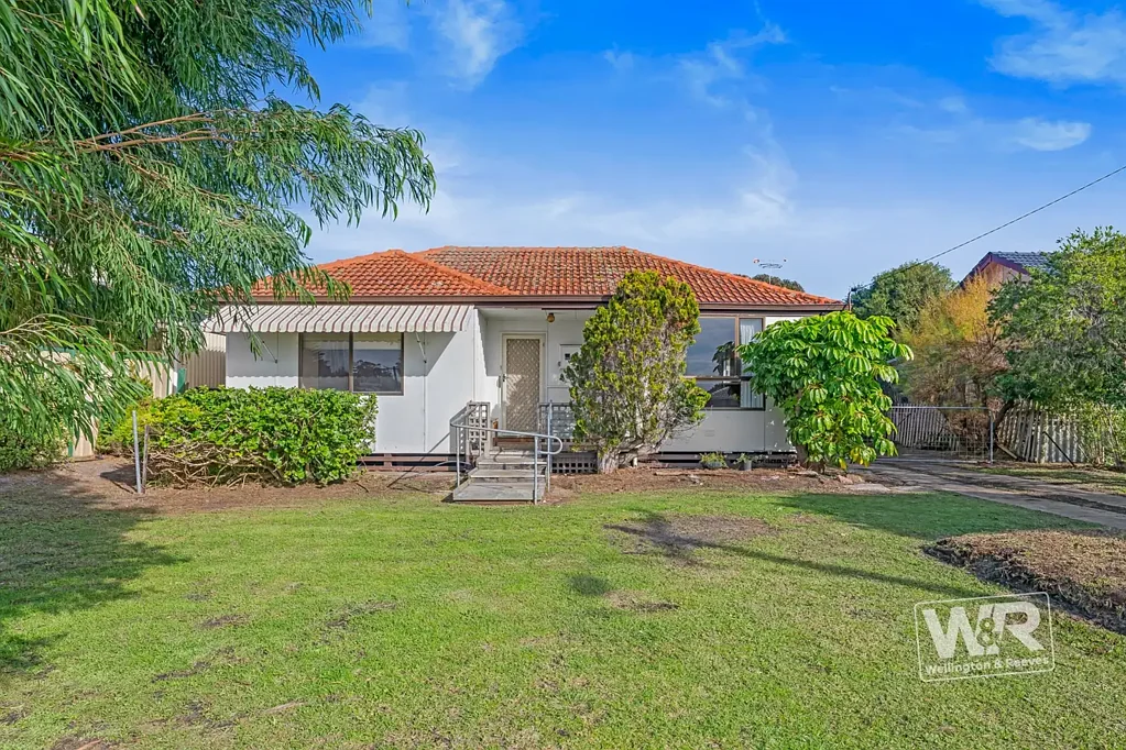 11 Dickson Street, Spencer Park, WA 6330