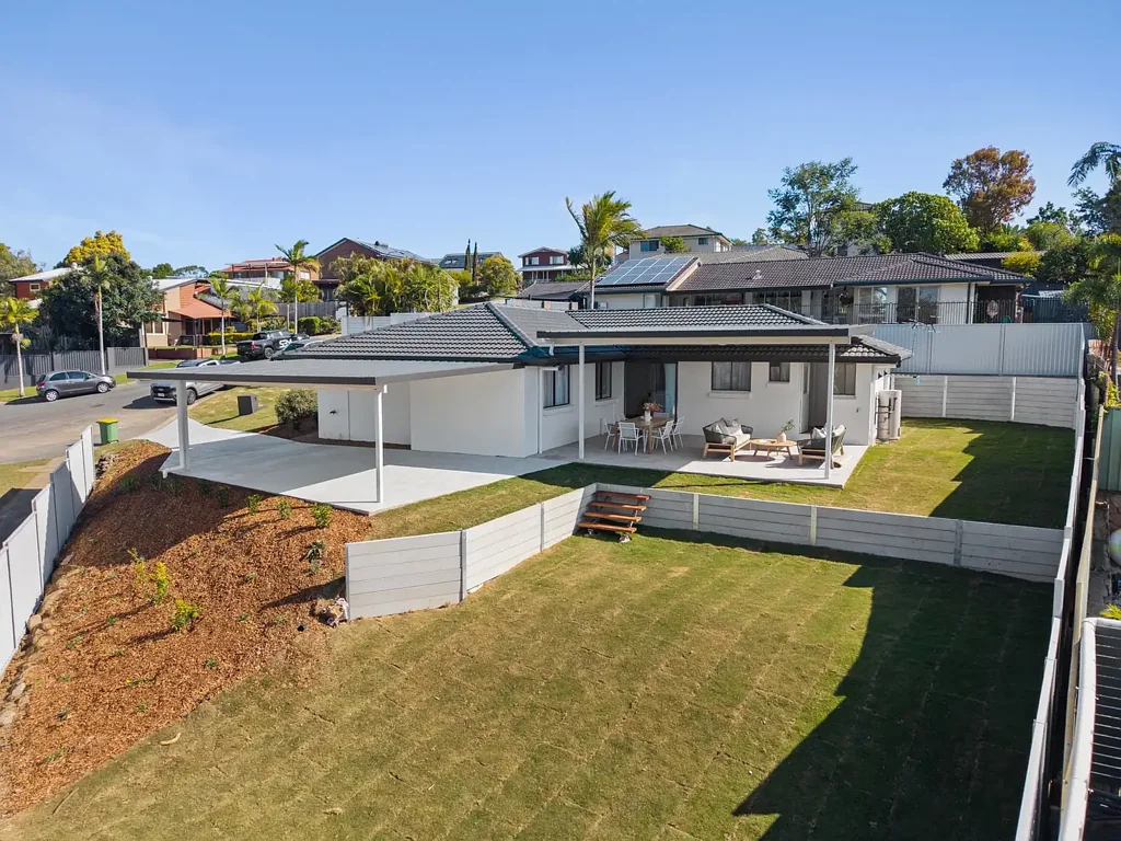 Albany Creek 4Phòng ngủ FULLY RENOVATED, PERFECTLY POSITIONED