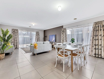 6 Stringybark Close, Manor Lakes, South West Melbourne, 3 Bedrooms, 2 Bathrooms, House