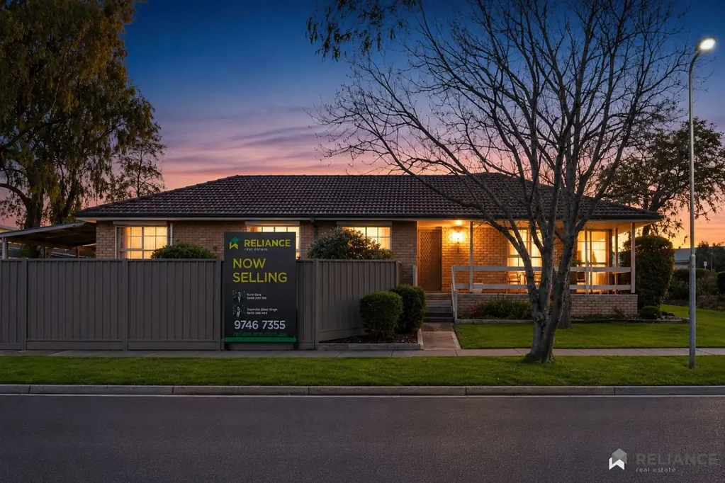 Melton West 4房  First Time Offered – Beautifully Maintained Family Home in Prime Melton West