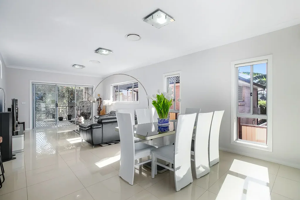 Girraween 5ਬੈੱਡਰੂਮ East-Facing Luxury, Comfort & Space in Prime Girraween Location!