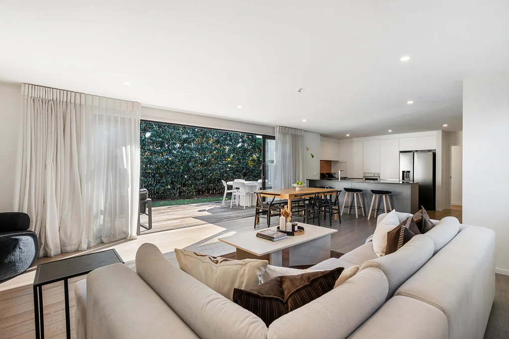 Mount Albert 4房  Fully Renovated, Freehold, Family Living