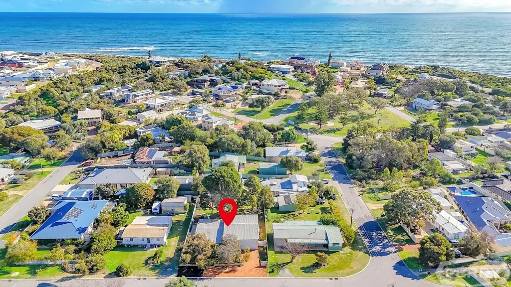 Dawesville 4Moenga COASTAL OPPORTUNITY IN THE ORIGINAL GOLDEN TRIANGLE