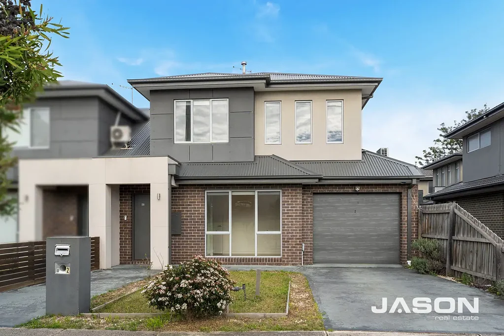 Tullamarine 3房 精美装修临街联排别墅 Beautifully Appointed Street-Facing Townhouse