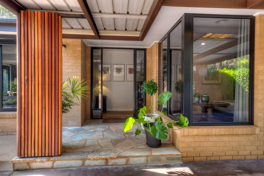 Bright 3 Bedroom Executive Living