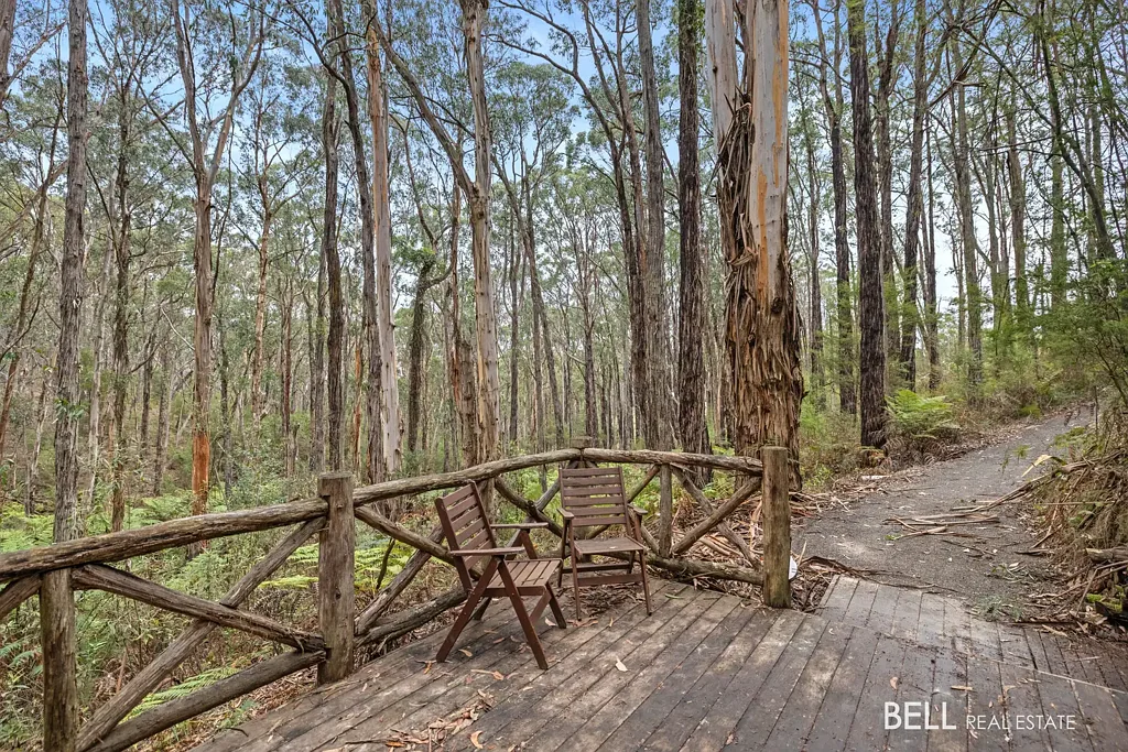 215 Milners Road, Launching Place, VIC 3139