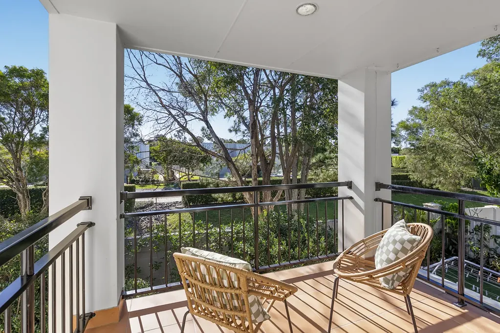 Hope Island 3房  Thoughtfully Renovated End Townhouse with Vacant Possession!